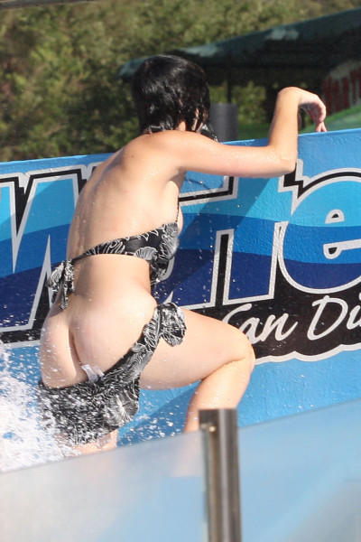 carmen edmonds share nipple slip at water park photos