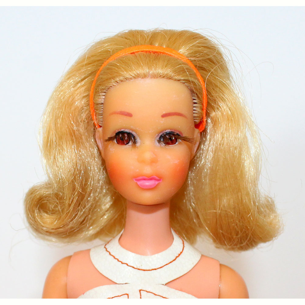 debbie licari recommends blonde barbie with bangs pic