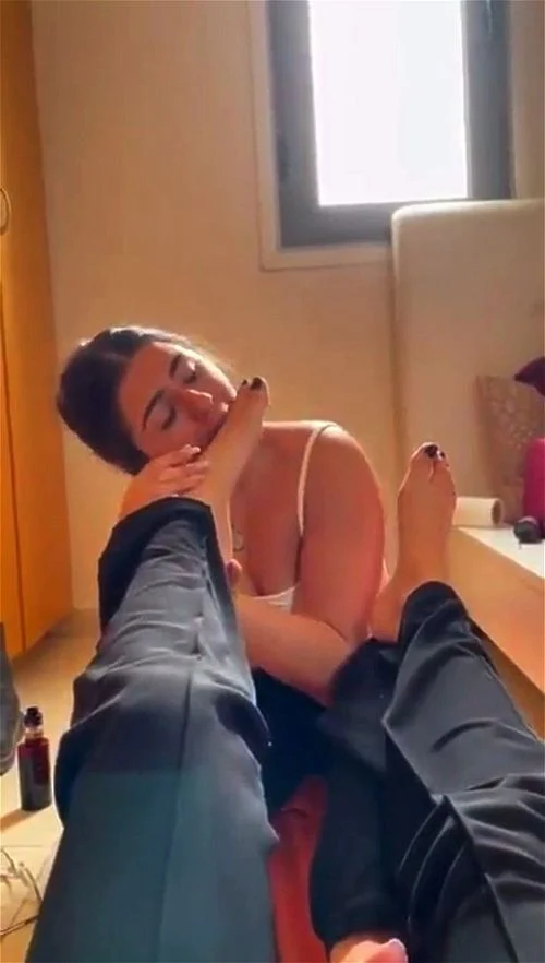 ari corona share amateur lesbian foot porn photos