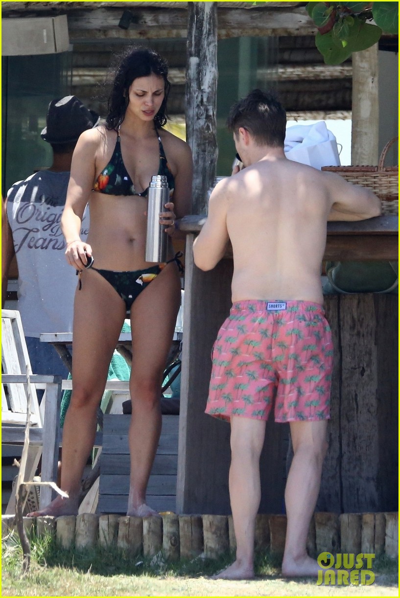 dave rendall add morena baccarin bikini photo