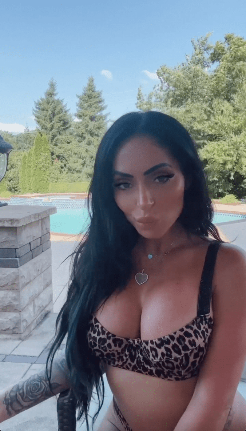 aaron hilderbrand recommends angelina pivarnick naked pic