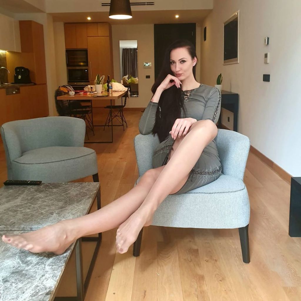 lana rhodes feet