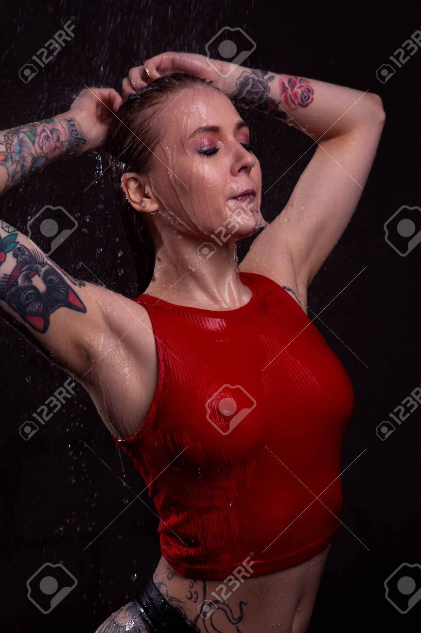 amber hoy add big tits in a shower photo