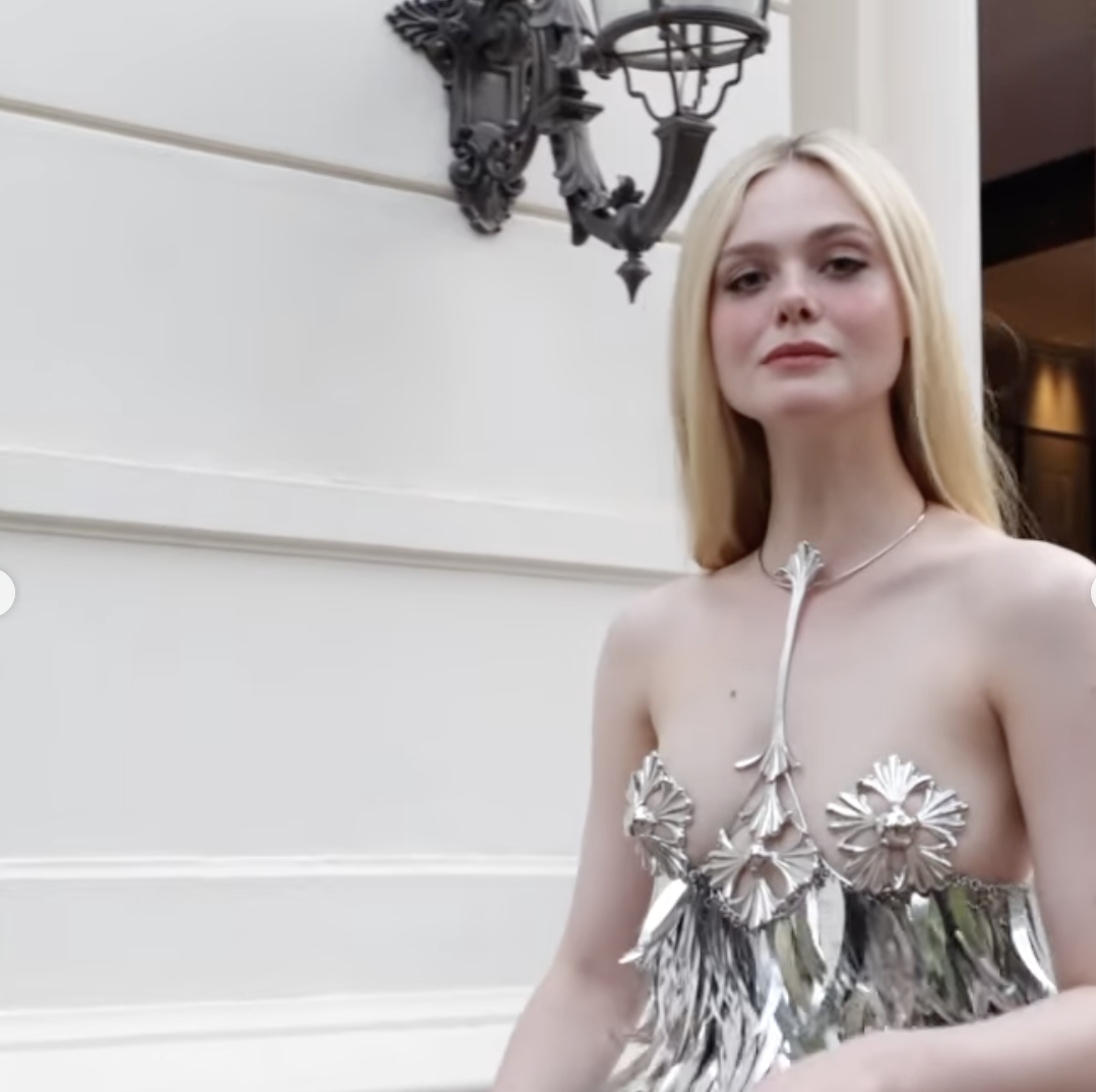 Elle Fanning Boobs dicke frau