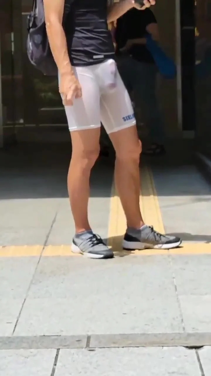 dale beagle add photo guys bulge in public