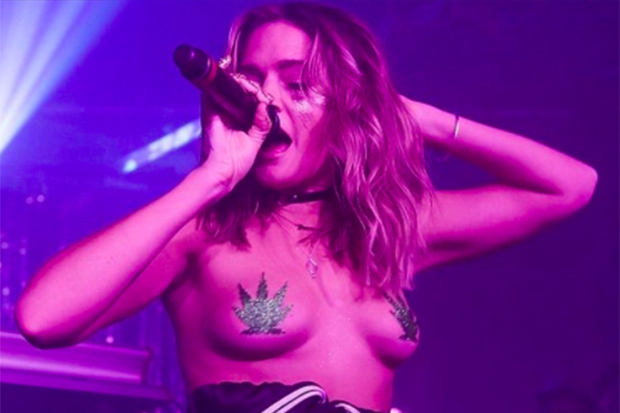 cretu ana maria recommends tove lo boobs pic